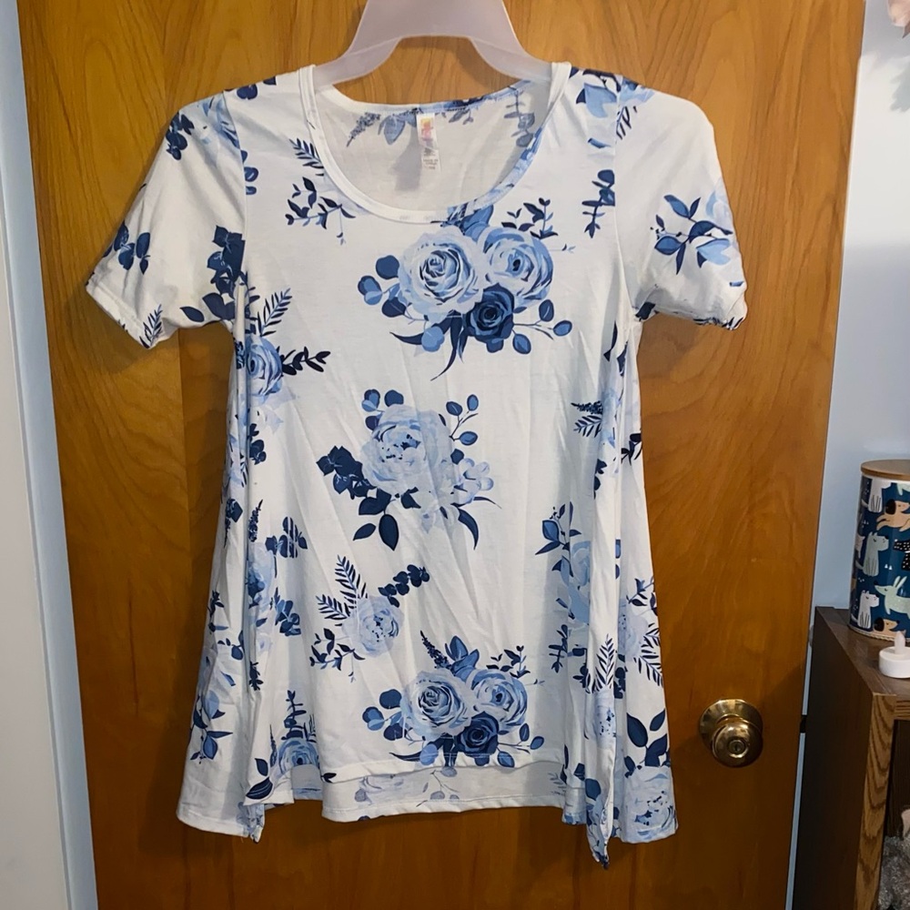 LulaRoe Floral Women's Short Sleeve Top